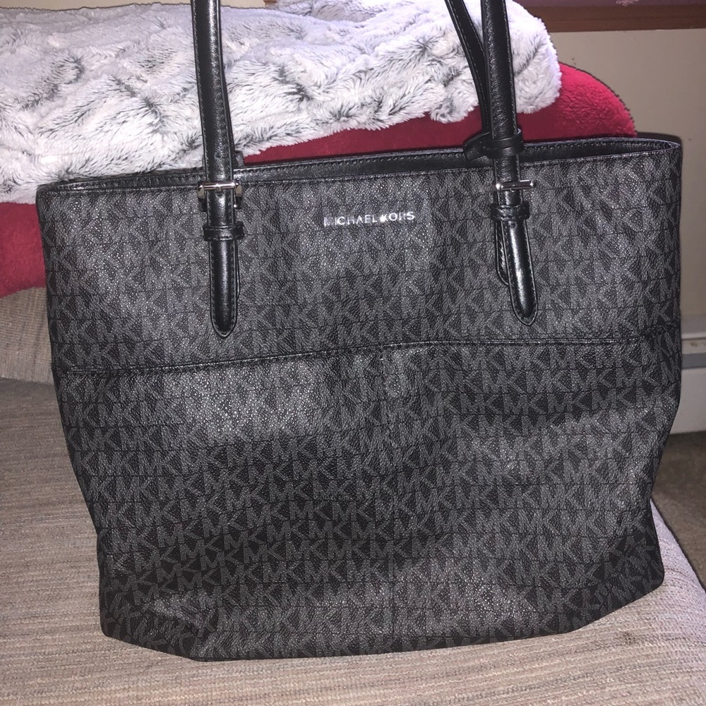 MK Black tote! Great condition!